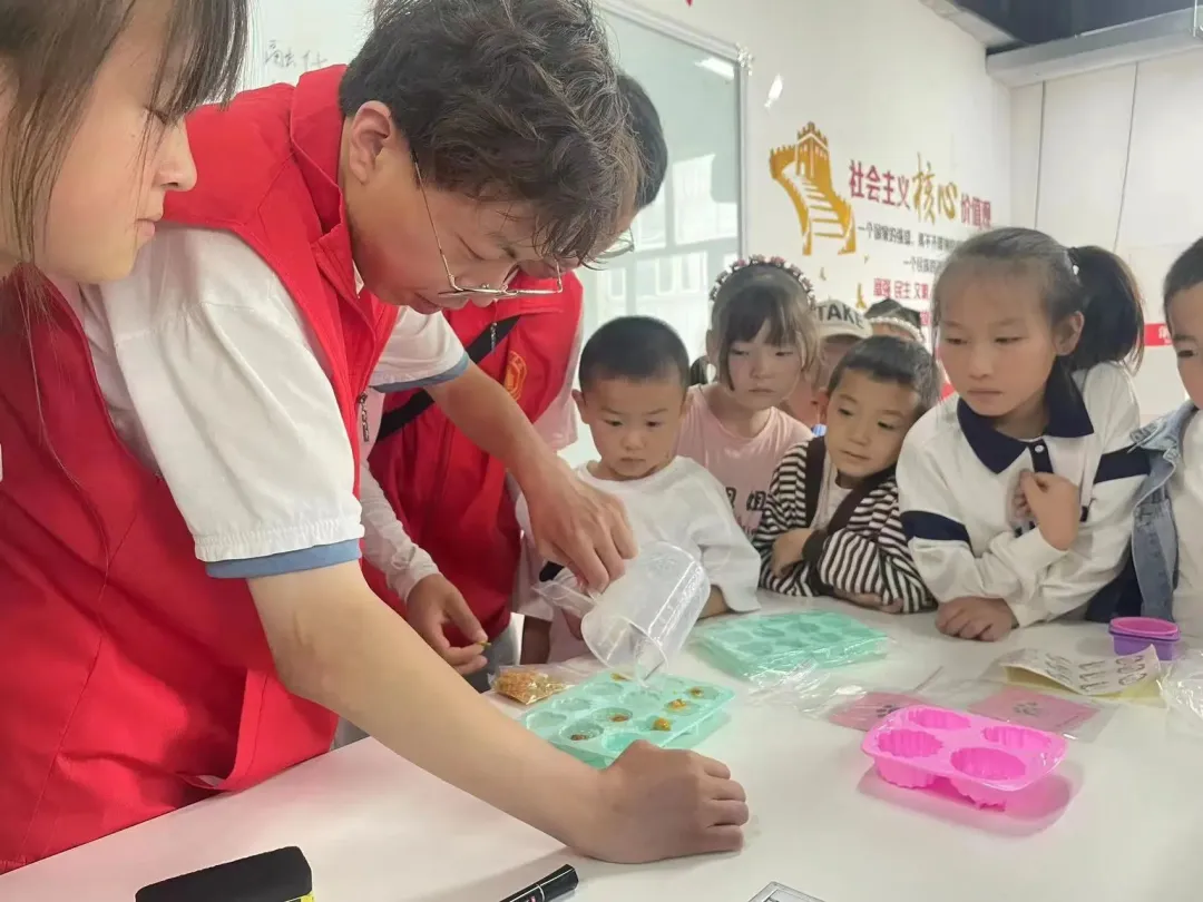 8e8eead9-4774-4b76-8896-91d0bba367ff 8e8eead9-4774-4b76-8896-91d0bba367ff