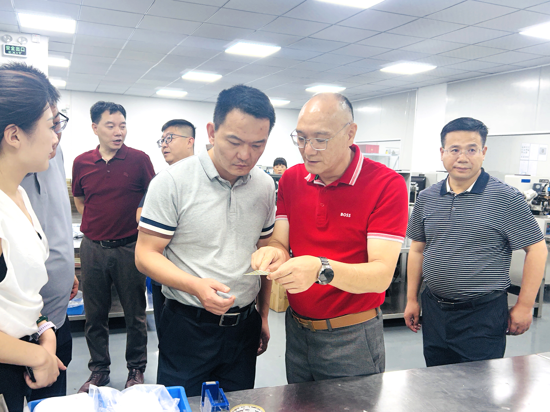 熱烈歡迎寧夏海原縣李明縣長一行蒞臨卡立方集團參觀指導