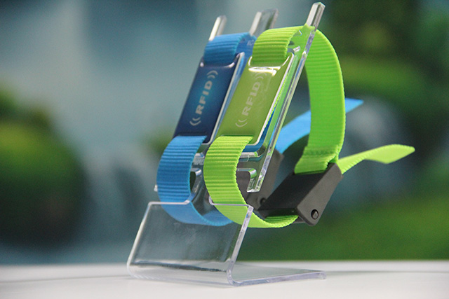 松緊腕帶制品排氣難和縮邊開裂的原因 松緊腕帶制品排氣難和縮邊開裂的原因