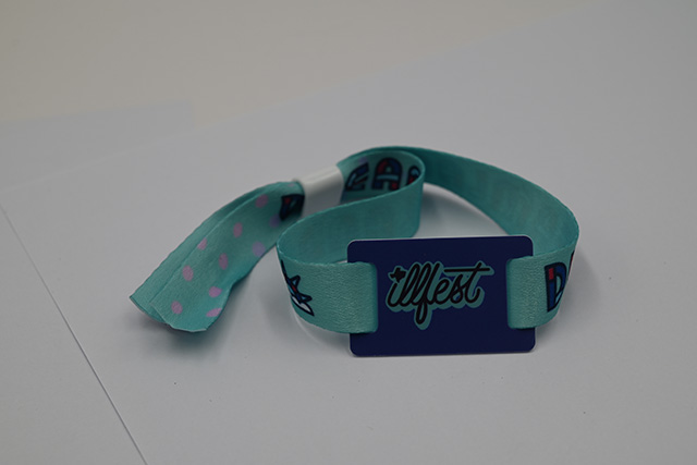 一款環(huán)保、時尚的智能卡—可視會員卡 一款環(huán)保、時尚的智能卡—可視會員卡