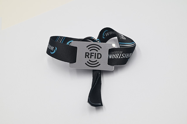 校園卡不僅有統一的布局,還有個性化的定制 校園卡不僅有統一的布局,還有個性化的定制